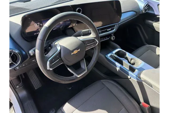 $24772 : Chevrolet Equinox EV 2024 LT image 2