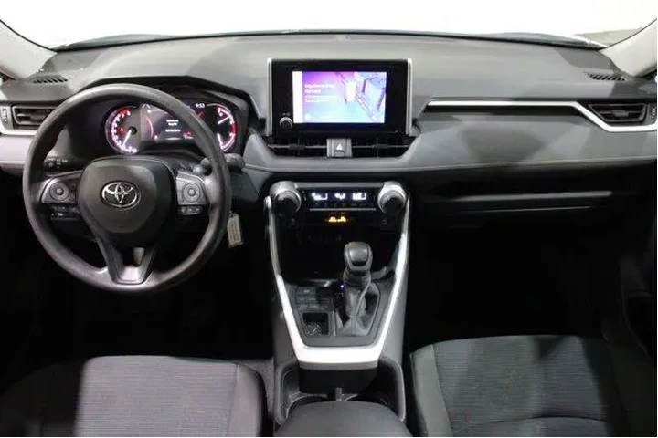 $30998 : Toyota RAV4 2024 AWD LE 4dr image 2