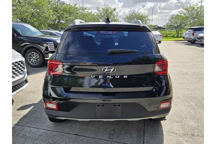 $15987 : Hyundai VENUE 2021 SEL 4dr C image 5