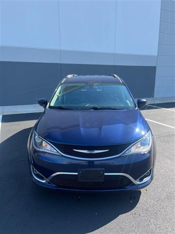 $13995 : 2017 Pacifica Touring-L image 2