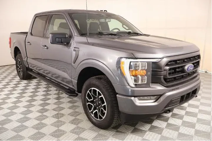 $38969 : Ford F-150 2022 4x4 XLT 4dr image 1