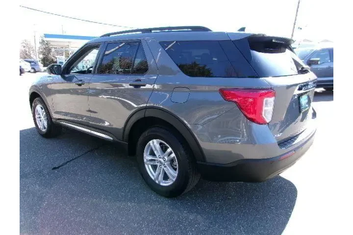 $30996 : Ford Explorer 2023 AWD XLT 4 image 8