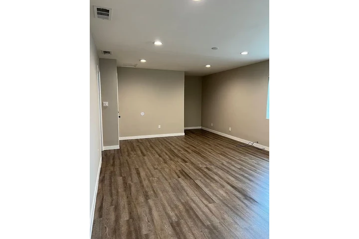 $2995 : Modern 3BD 2BT available image 1