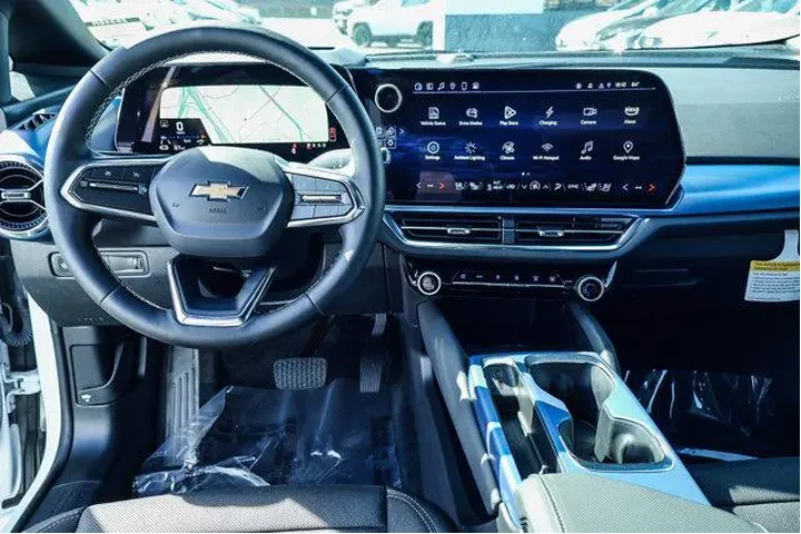 $38000 : Chevrolet Equinox EV 2025 LT image 3