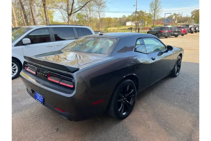 $16999 : 2017 Challenger SXT image 5