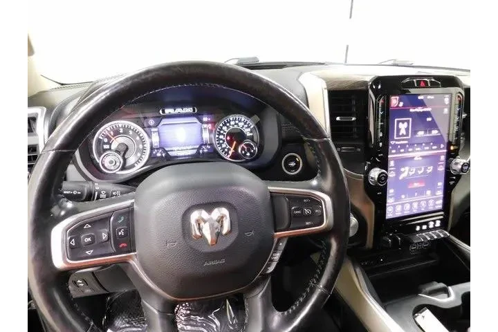 $18996 : Ram 1500 2019 4x4 Laramie 4d image 7