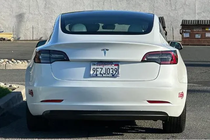 $26285 : Tesla Model 3 2023 4dr Sedan image 8