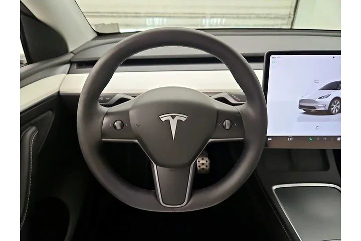 $32998 : Tesla Model Y 2023 AWD Long image 10