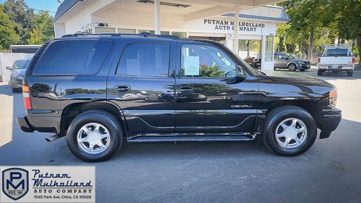 2003 GMC Yukon Denali image 2