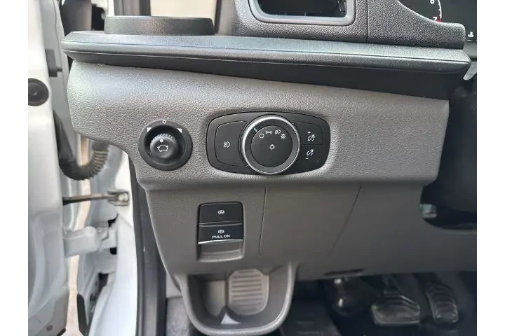 $32000 : Ford Transit 2023 250 3dr SW image 10