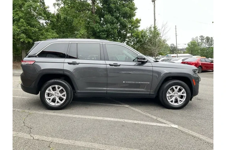 $26985 : Jeep Grand Cherokee 2022 4x4 image 4