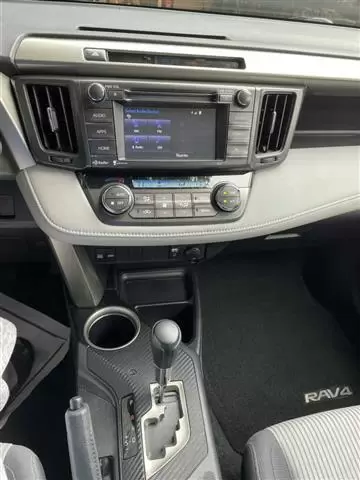 $9900 : 2015 Toyota RAV4 XLE image 8