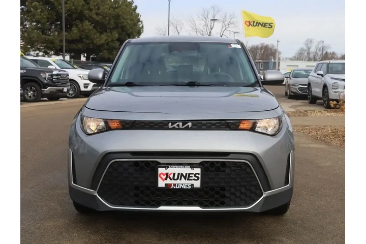 $15977 : Kia Soul 2023 LX 4dr Crossov image 3