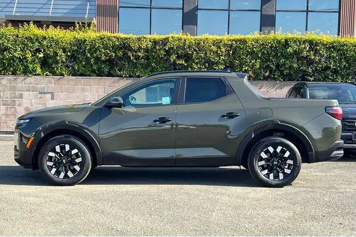 $27490 : Hyundai SANTA CRUZ 2025 AWD image 10