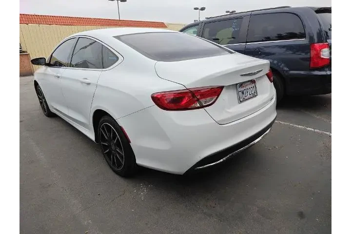 $6394 : Chrysler 200 2015 Limited 4d image 5
