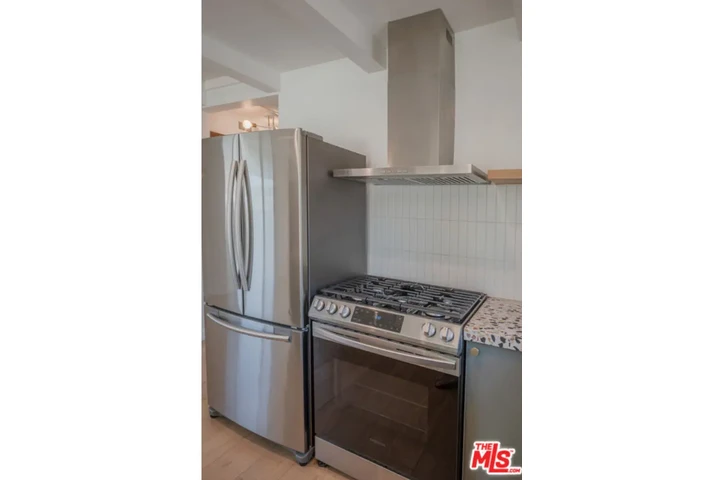 $1400 : %45 discount off rent and depo image 4