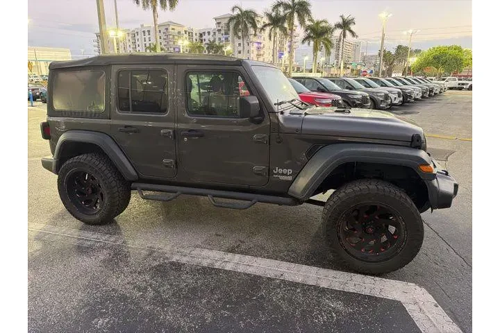 $14997 : Jeep Wrangler Unlimited 2018 image 7