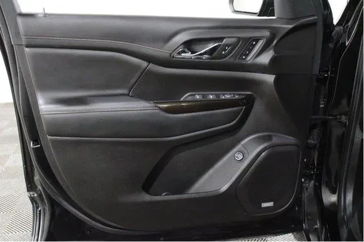 $30889 : GMC Acadia 2023 4x4 AT4 4dr image 6