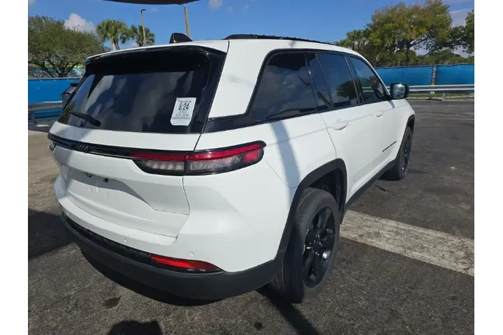 $24490 : Jeep Grand Cherokee 2023 4x2 image 4