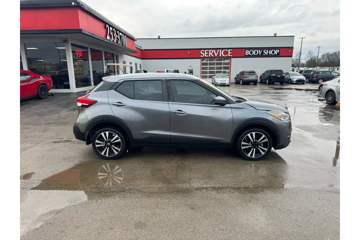 $8980 : 2018 Kicks SV FWD image 1