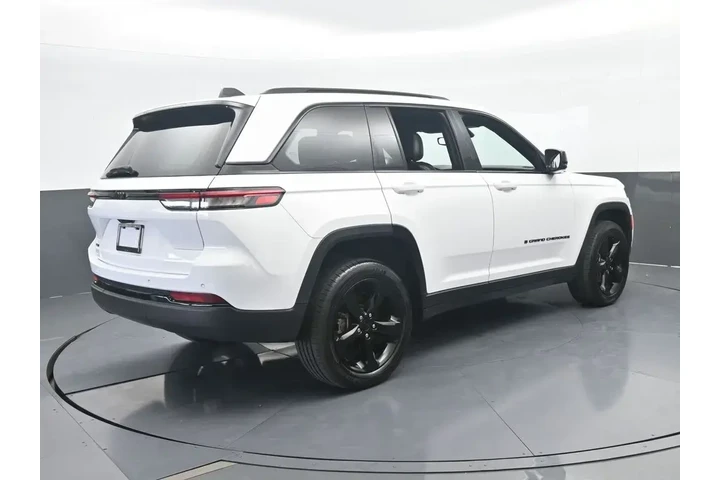 $27000 : Jeep Grand Cherokee 2023 4x4 image 6