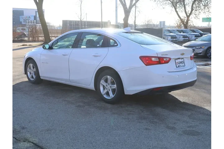 $17777 : Chevrolet Malibu 2024 LT 4dr image 6