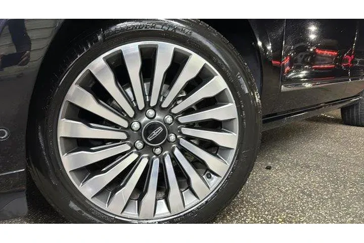 $31299 : Lincoln Navigator 2018 4x4 R image 9