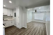 $1050 : One bedroom room decent apartm thumbnail