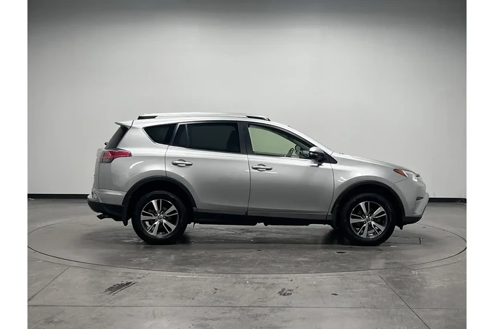 $18962 : Toyota RAV4 2018 AWD XLE 4dr image 8