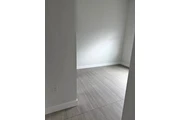 $1300 : Cuarto con acceso de cocina thumbnail