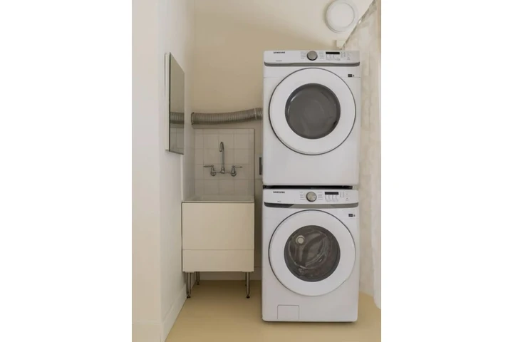 $2400 : 3Bed/2Bed House available now image 10