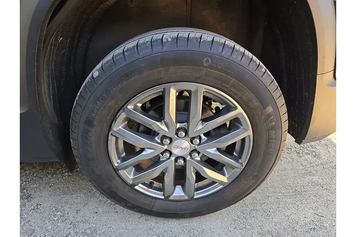 $12743 : GMC Acadia 2017 4x4 SLT-1 4d image 7