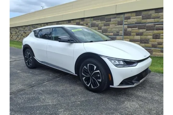 $26766 : Kia EV6 2024 AWD Wind 4dr Cr image 1