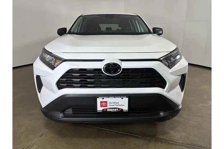 $30000 : Gold Certified 2022 RAV4 LE image 6