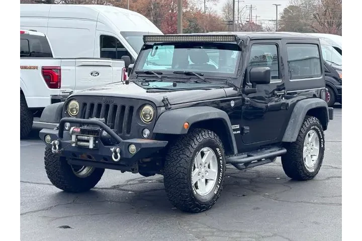 $16000 : Jeep Wrangler 2016 4x4 Sport image 2