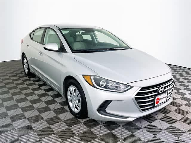 $9282 : PRE-OWNED 2017 HYUNDAI ELANTR image 1