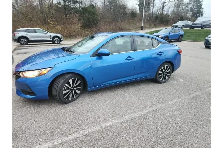 $19594 : Nissan Sentra 2023 SV 4dr Se image 2