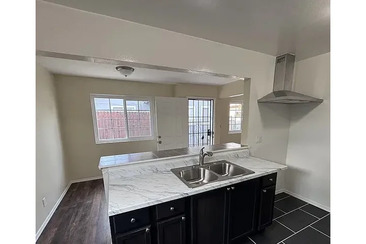 $1000 : Hermosa casa renovada en Westc image 5
