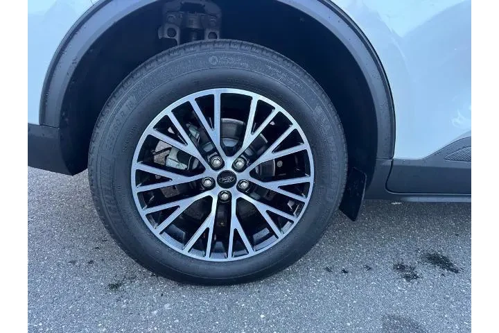 $31700 : Ford Escape Plug-In Hybrid 2 image 10