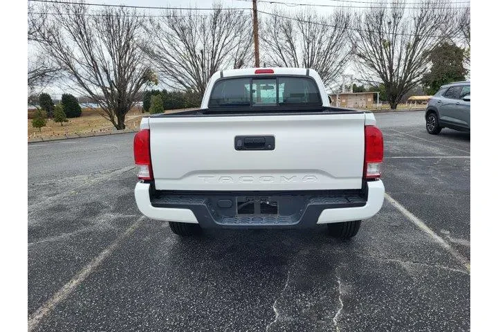 $17500 : Toyota Tacoma 2017 4x2 SR5 4 image 5