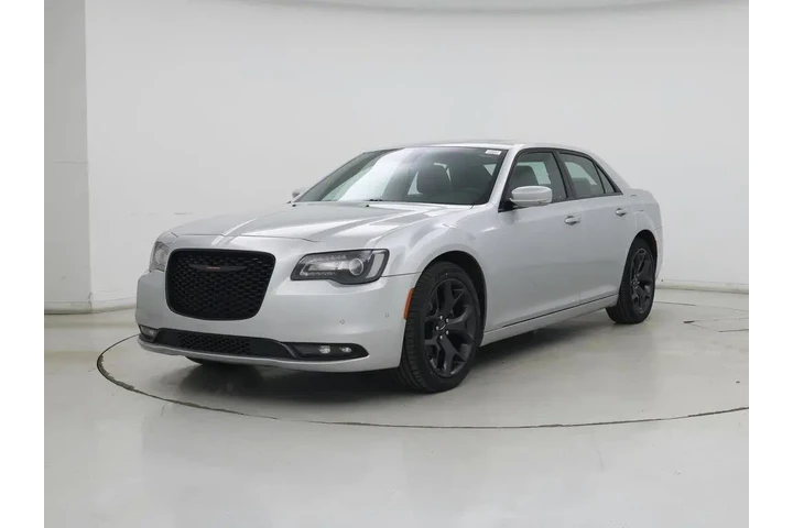 $24998 : Chrysler 300 2023 S V6 4dr S image 4