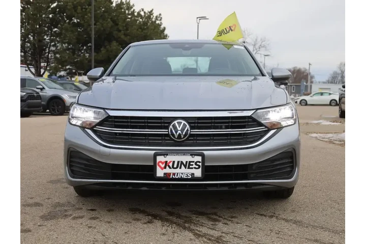 $15477 : Volkswagen Jetta 2024 S 4dr image 3