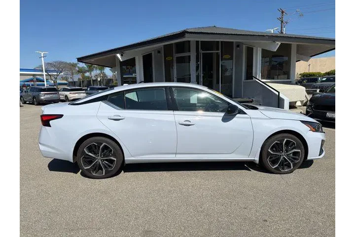 $20927 : Nissan Altima 2023 AWD 2.5 S image 7