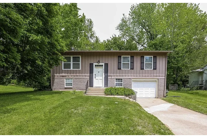 $1450 : HOUSE FOR RENT IN KANSAS image 3