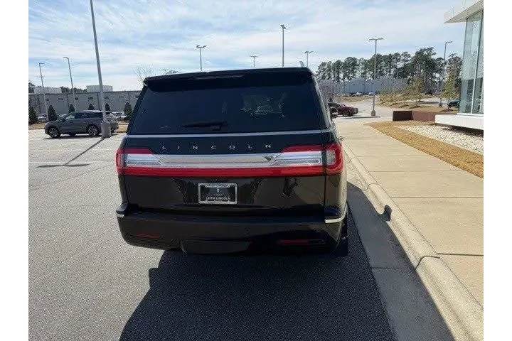 $35998 : Lincoln Navigator 2019 4x4 S image 9