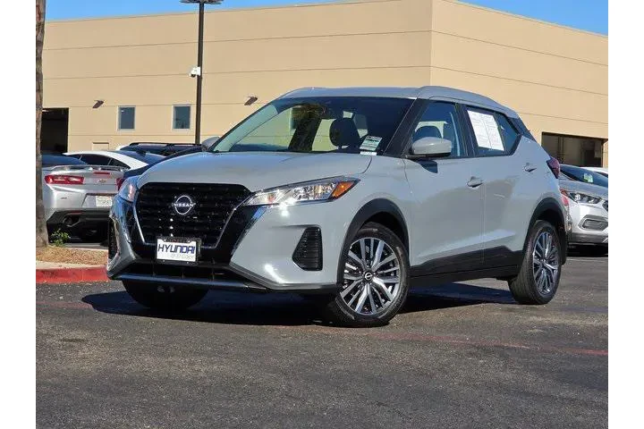 $17700 : Nissan Kicks 2023 SV 4dr Cro image 2