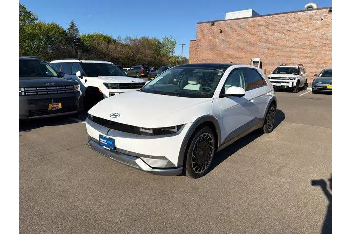 $37850 : Hyundai IONIQ 5 2024 AWD Lim image 4
