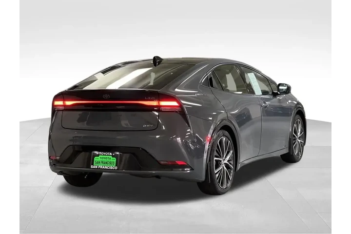 $31888 : 2024 Prius Limited image 5