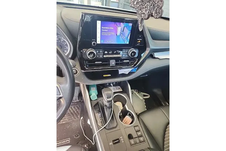 $34344 : Toyota Highlander 2023 LE 4d image 7