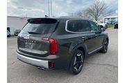 $28842 : Kia Telluride 2023 AWD S 4dr thumbnail